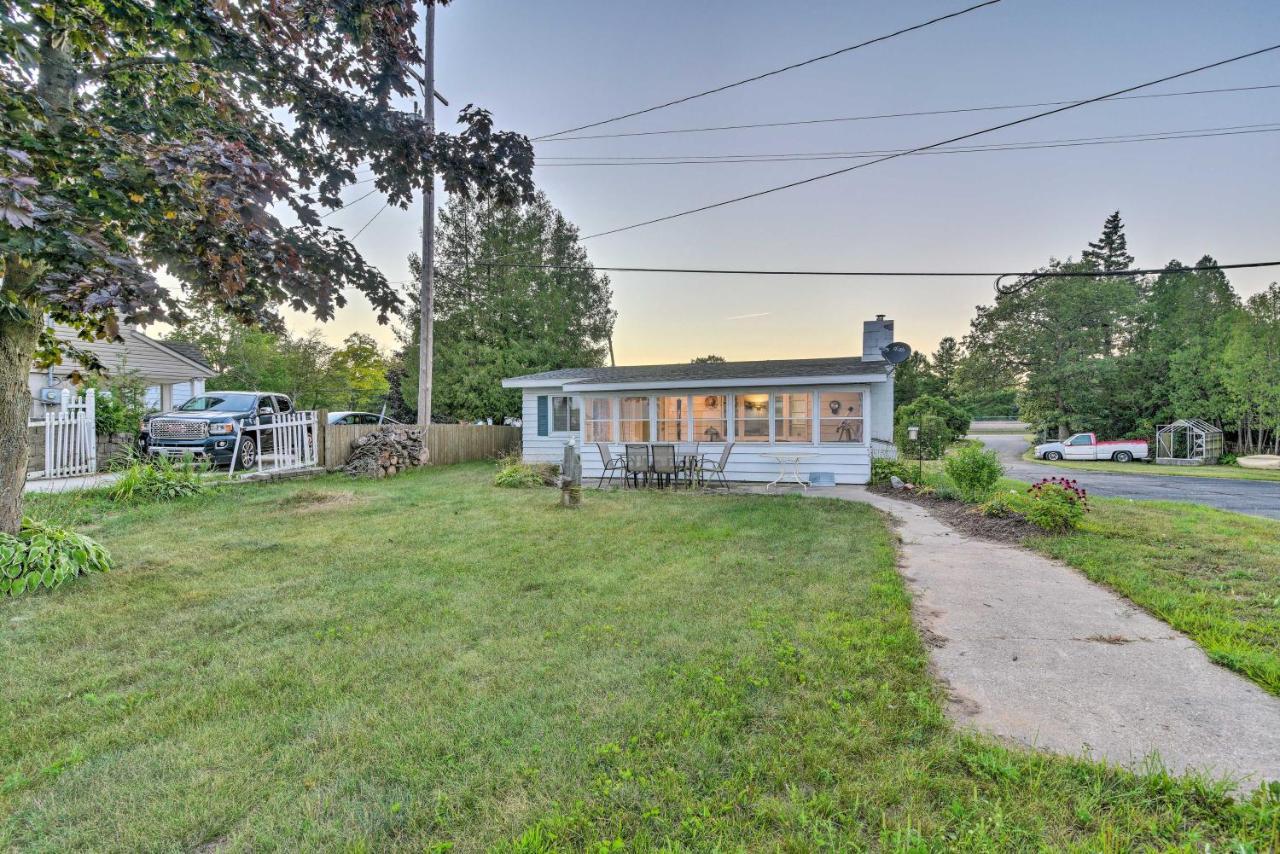East Tawas Cabin With Lake Huron Access And Views Exterior photo